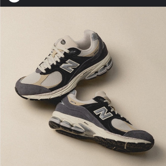 EUC NEW BALANCE 2002r - Picture 2 of 8